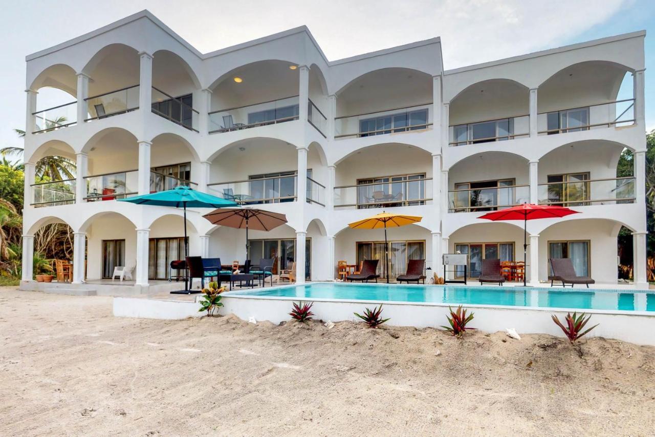 Blue Water Beach Villas ซานเปโดร ภายนอก รูปภาพ