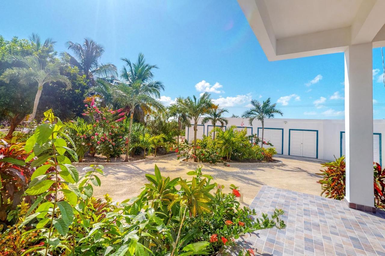 Blue Water Beach Villas ซานเปโดร ภายนอก รูปภาพ